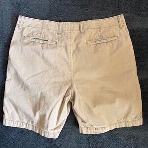Old Navy Lived in straight shorts 40